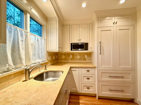 Undisclosed Address #24132976, New Canaan CT 06840