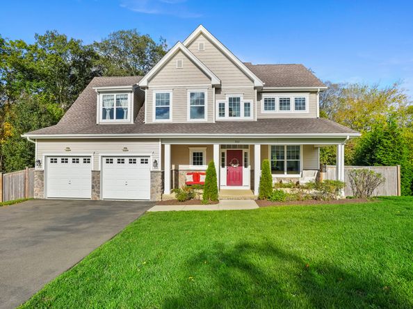 360 Nutmeg Lane 360, Stratford CT 06614