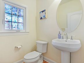 360 Nutmeg Lane 360, Stratford CT 06614