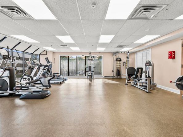 1633 Washington Boulevard APT 5H, Stamford CT 06902