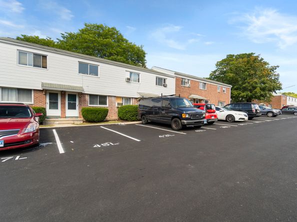 43 Linron Drive, Danbury CT 06810