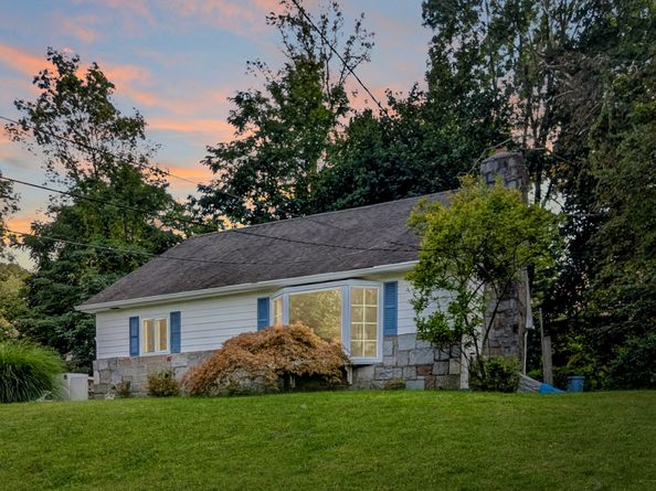 44 Boulevard Drive, Danbury CT 06810