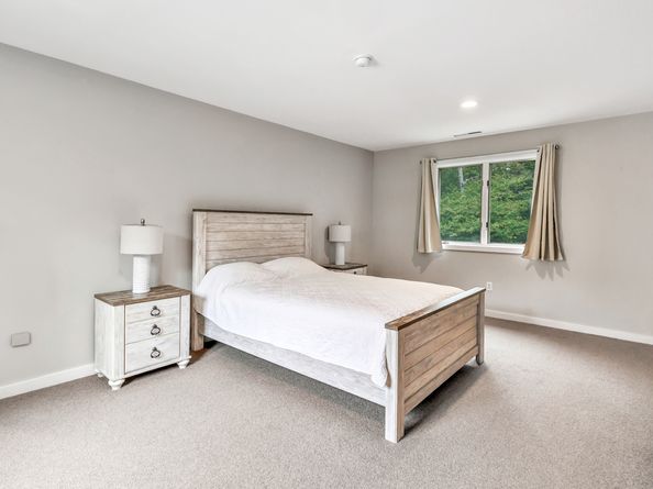 28 Strawberry Lane, Shelton CT 06484