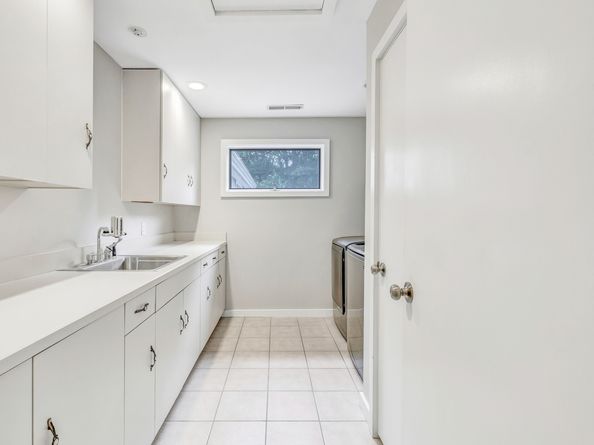 28 Strawberry Lane, Shelton CT 06484