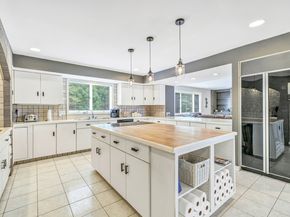 28 Strawberry Lane, Shelton CT 06484