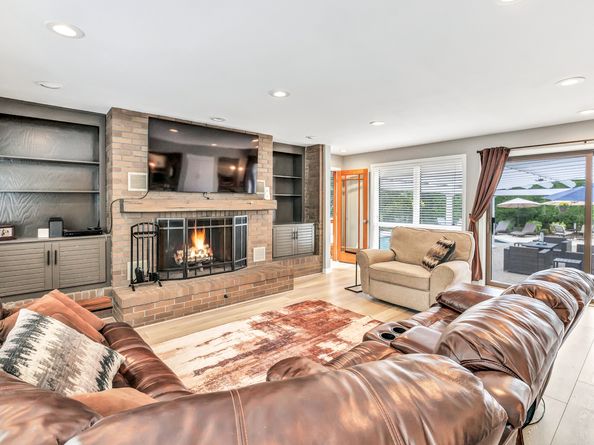 28 Strawberry Lane, Shelton CT 06484