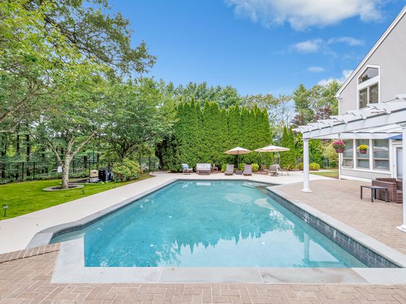 28 Strawberry Lane, Shelton CT 06484