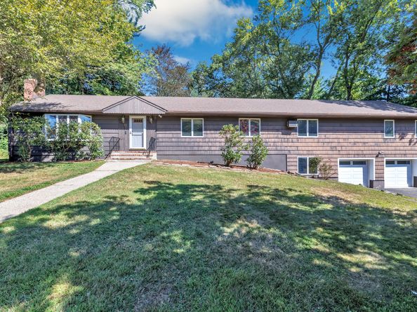 17 Old Orchard Lane, Trumbull CT 06611