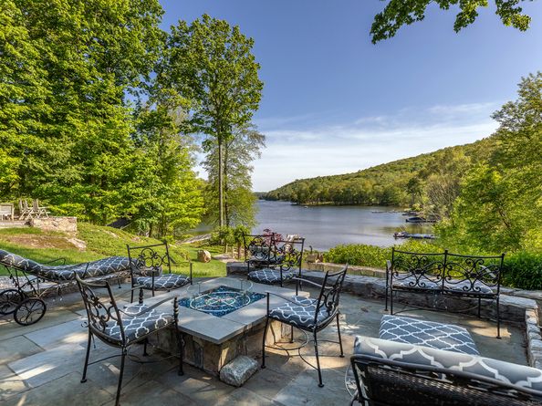 4 Harbour View Drive, New Fairfield CT 06812