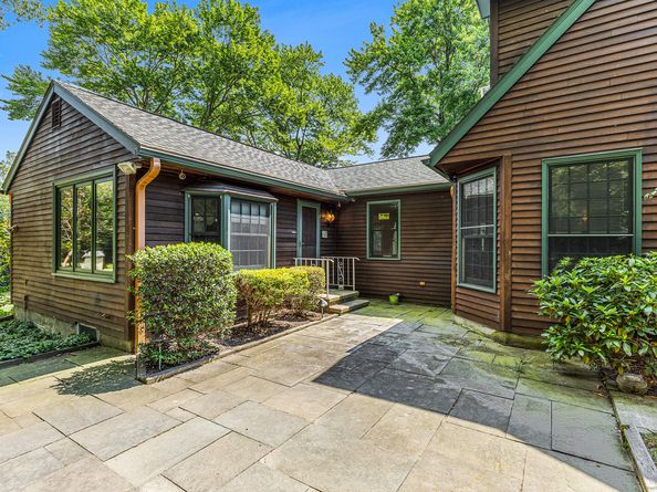 104 Putting Green Road, Fairfield CT 06825