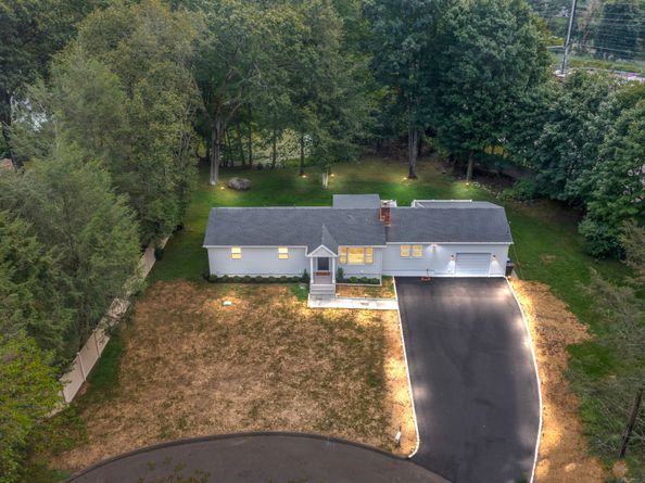 9 Arnold Lane, Norwalk CT 06853