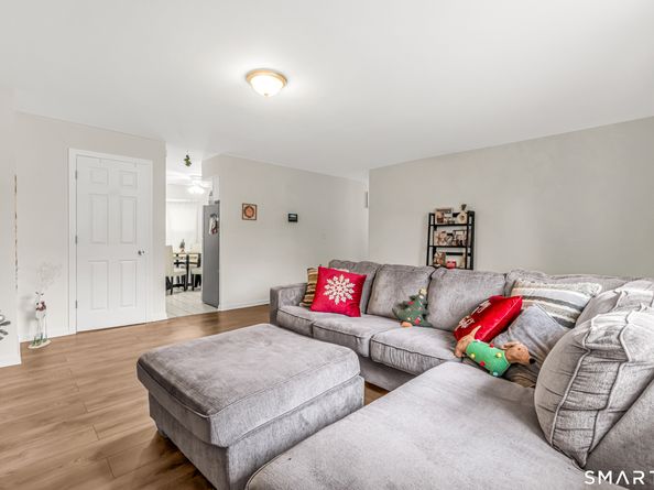 252 Bear Paw Road, Bridgeport CT 06606