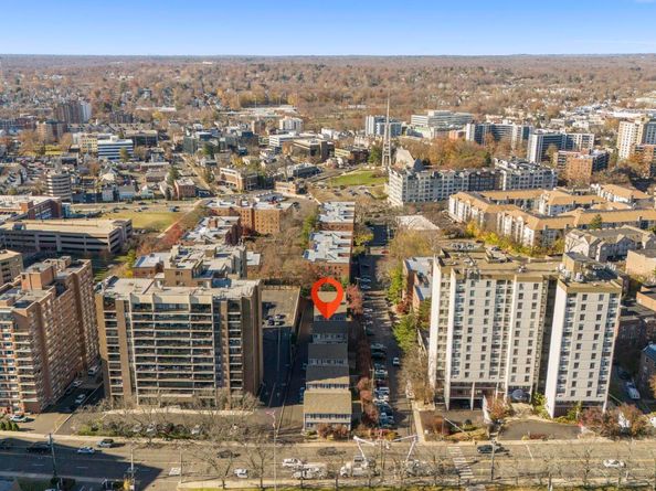 48 Strawberry Hill Avenue 11, Stamford CT 06902