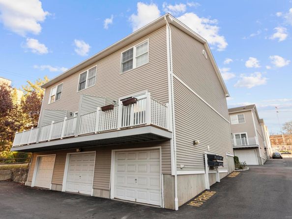 48 Strawberry Hill Avenue 11, Stamford CT 06902