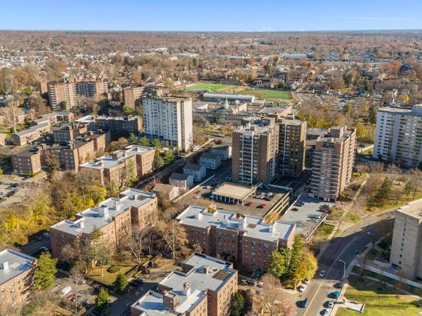 48 Strawberry Hill Avenue 11, Stamford CT 06902