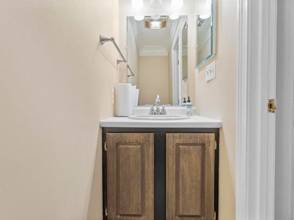 48 Strawberry Hill Avenue 11, Stamford CT 06902