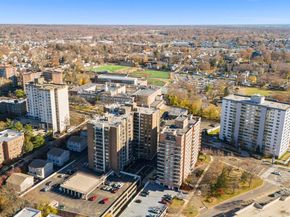 48 Strawberry Hill Avenue 11, Stamford CT 06902