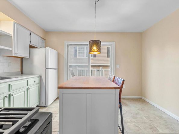 48 Strawberry Hill Avenue 11, Stamford CT 06902