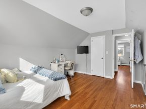 563 Lakeside Drive, Bridgeport CT 06606