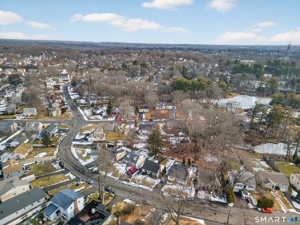 563 Lakeside Drive, Bridgeport CT 06606