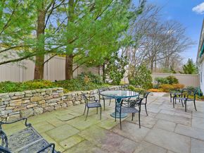 47 Bank Street 47, New Canaan CT 06840