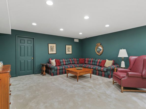 47 Bank Street 47, New Canaan CT 06840