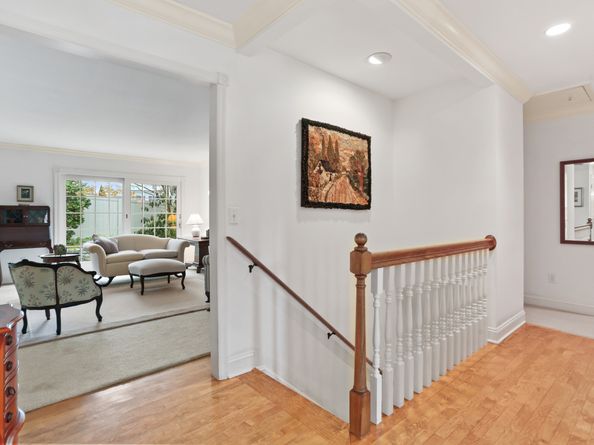 47 Bank Street 47, New Canaan CT 06840