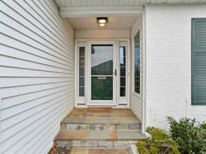 47 Bank Street 47, New Canaan CT 06840