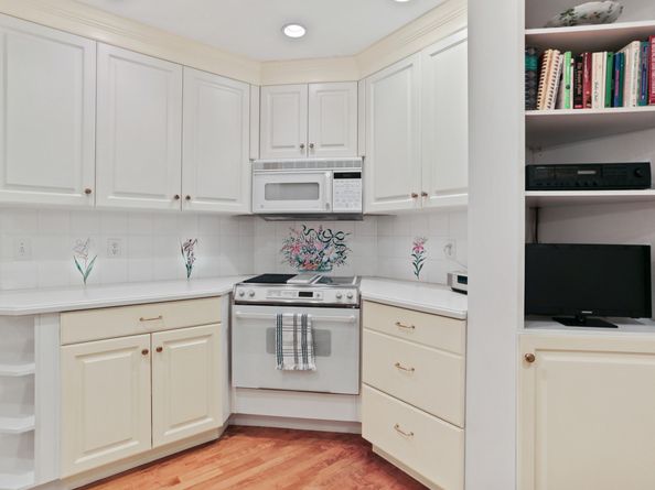 47 Bank Street 47, New Canaan CT 06840