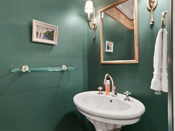 47 Bank Street 47, New Canaan CT 06840