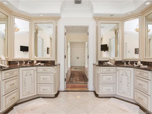 26 Pequot Lane, New Canaan CT 06840