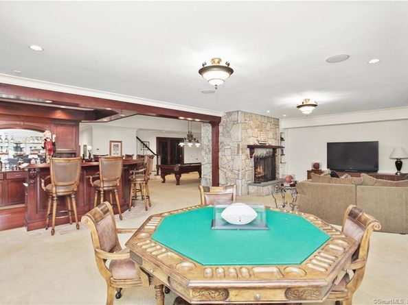 26 Pequot Lane, New Canaan CT 06840