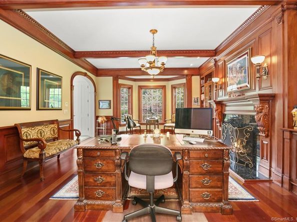 26 Pequot Lane, New Canaan CT 06840