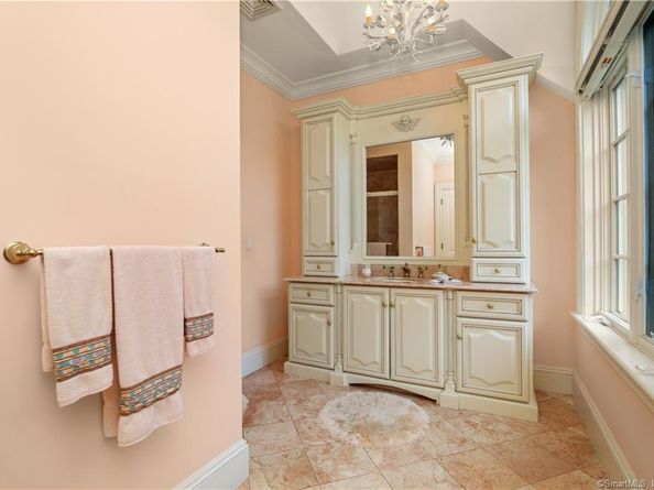 26 Pequot Lane, New Canaan CT 06840