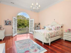 26 Pequot Lane, New Canaan CT 06840