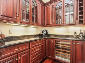 26 Pequot Lane, New Canaan CT 06840