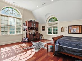 26 Pequot Lane, New Canaan CT 06840