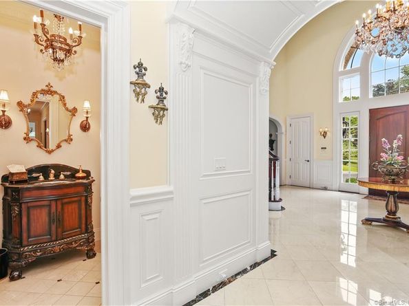 26 Pequot Lane, New Canaan CT 06840