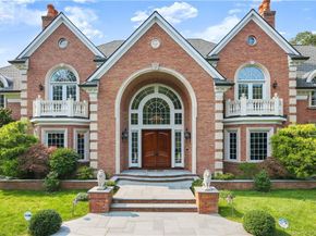 26 Pequot Lane, New Canaan CT 06840