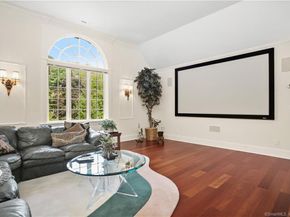 26 Pequot Lane, New Canaan CT 06840