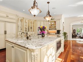 26 Pequot Lane, New Canaan CT 06840