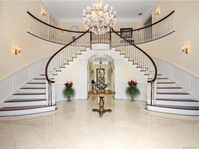 26 Pequot Lane, New Canaan CT 06840