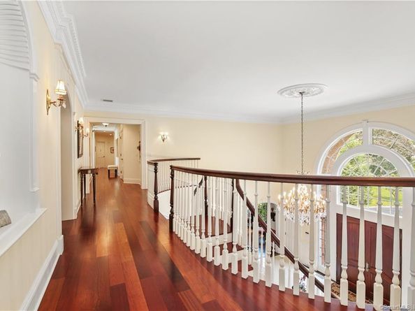 26 Pequot Lane, New Canaan CT 06840