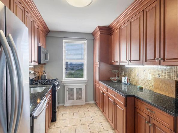 3135 Johnson Avenue 16C, Bronx NY 10463