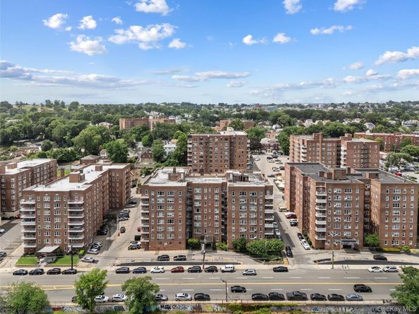 355 Bronx River Road 1i, Yonkers NY 10704