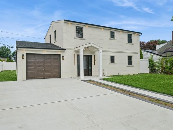 5 Thimble Lane, Hicksville NY 11801