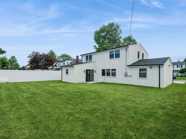 5 Thimble Lane, Hicksville NY 11801