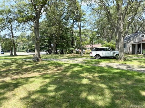 1101 Broadway Avenue, Holbrook NY 11741