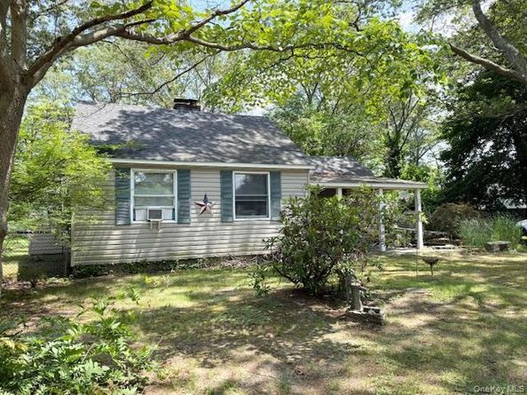 1101 Broadway Avenue, Holbrook NY 11741