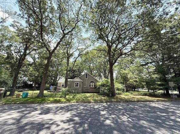 1101 Broadway Avenue, Holbrook NY 11741
